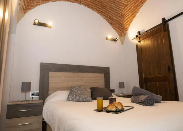 Διαμέρισμα Elegante 5 En El Centro De Con Wifi Caces